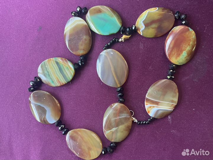 Серьги и бусы