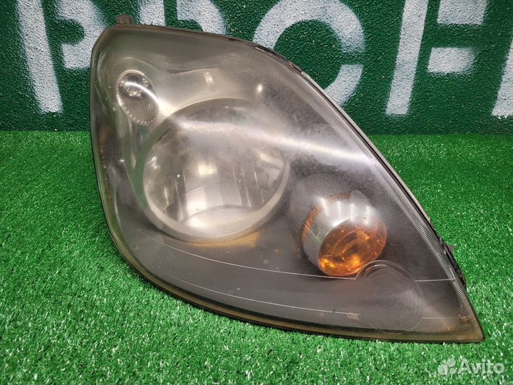 Фара правая Ford Fiesta 5