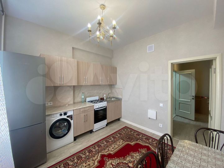 2-к. квартира, 58 м², 4/9 эт.