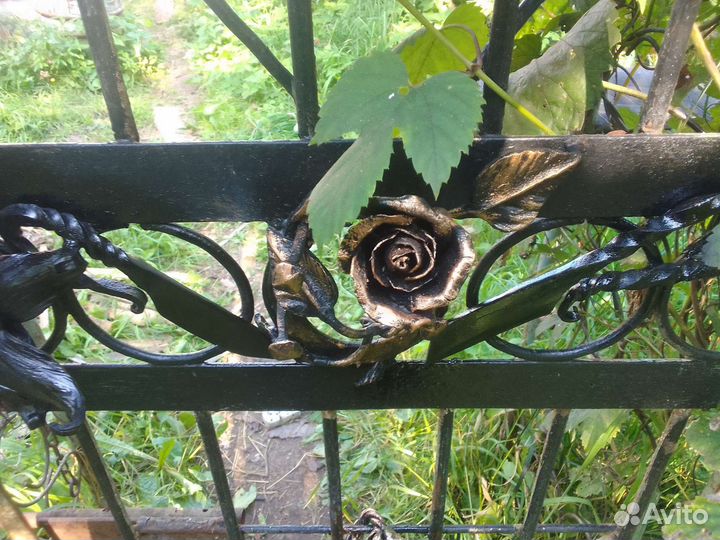 Роза кованая
