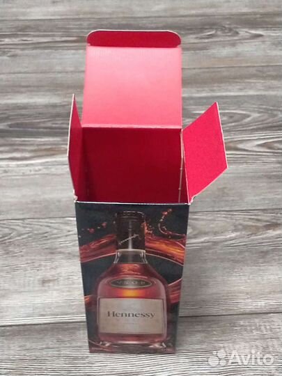 Пустая коробка Hennessy vsop