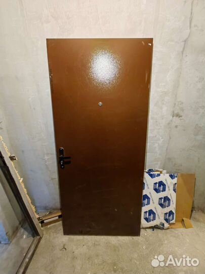 Дверь входная металлическая