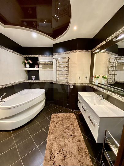 3-к. квартира, 126,1 м², 2/9 эт.