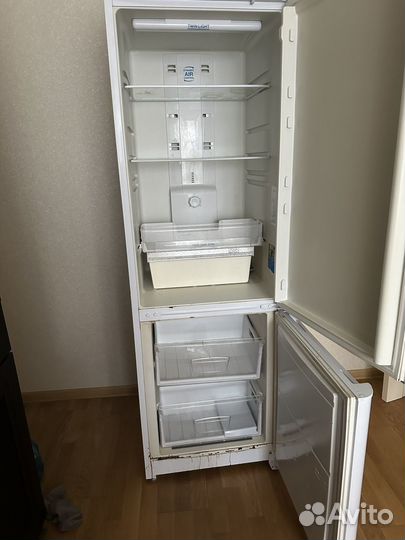 Холодильник Indesit