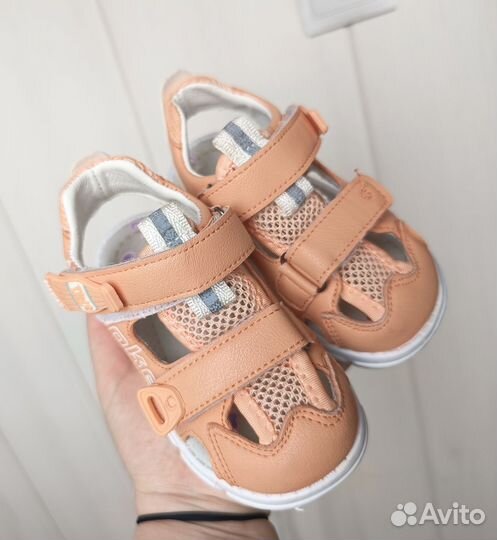 Сандалии для девочки