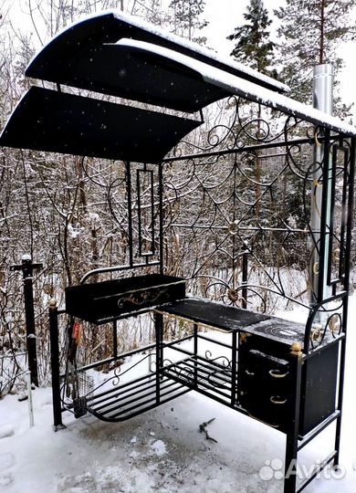 Мангал с крышей