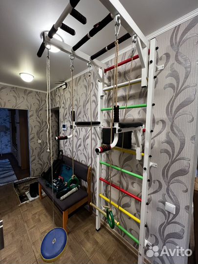 Шведская стенка с турником и брусьями