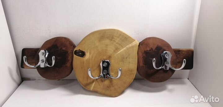 Вешалка из спилов 