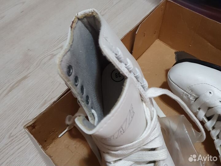 Коньки фигурные Blaze Camelia 38