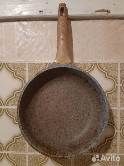 Сковорода гранитная, 24см