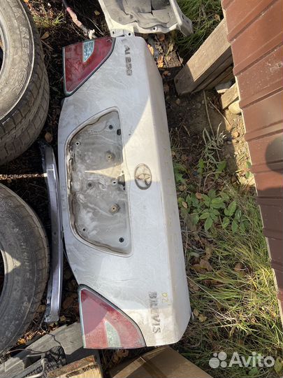 Крышка багажника toyota brevis