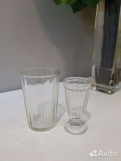 Рюмка (лафитник) и гранёный стакан