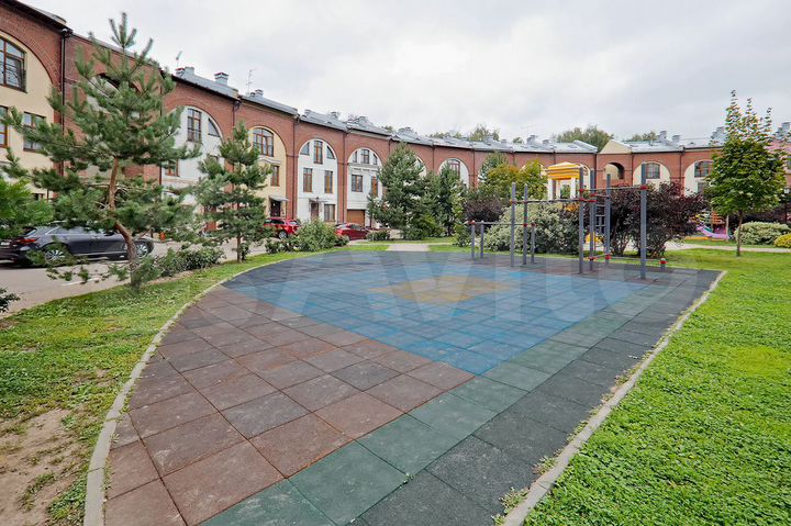 Таунхаус 270 м² на участке 1,5 сот.