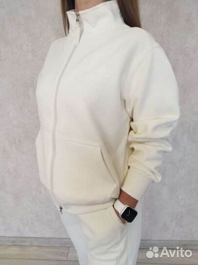 Женский костюм