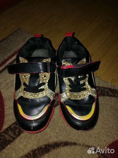 Кроссовки детские