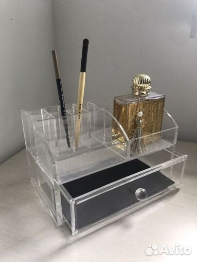 Две шкатулки для косметики и мелочей