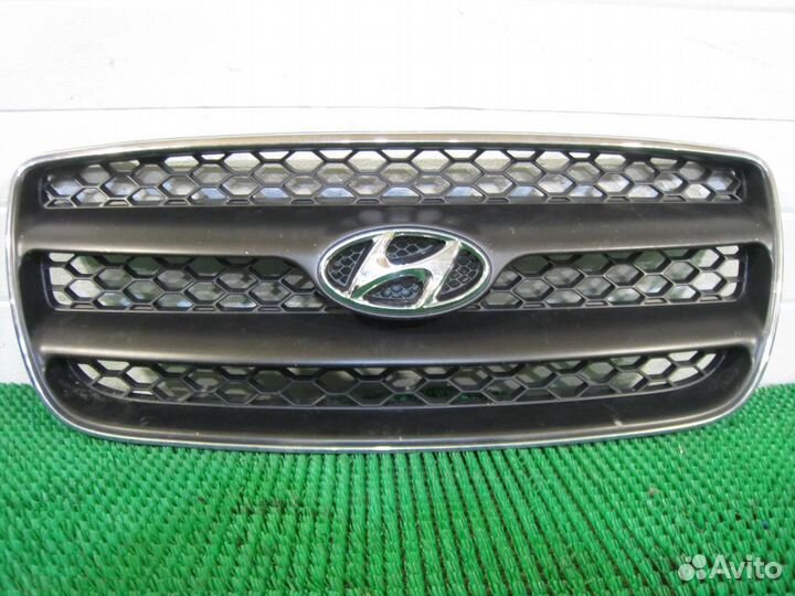 Решетка радиатора Hyundai Santa Fe 2 2006