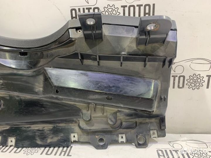 Накладка торпедо Bmw 745 E65 N62B44 2004