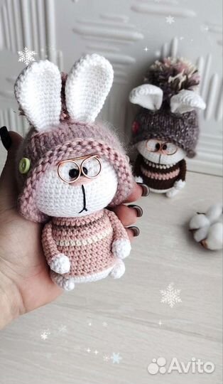 Зайчики ручной работы/ вязаный символ 2023 года