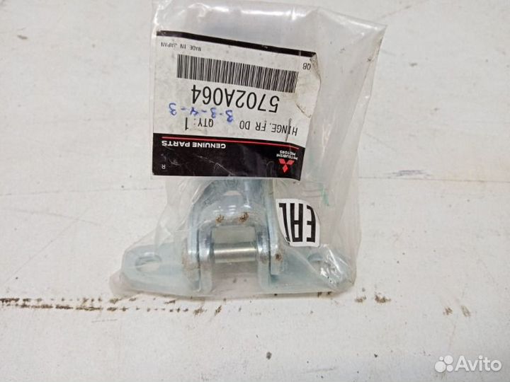 Петля двери передняя правая Mitsubishi Asx