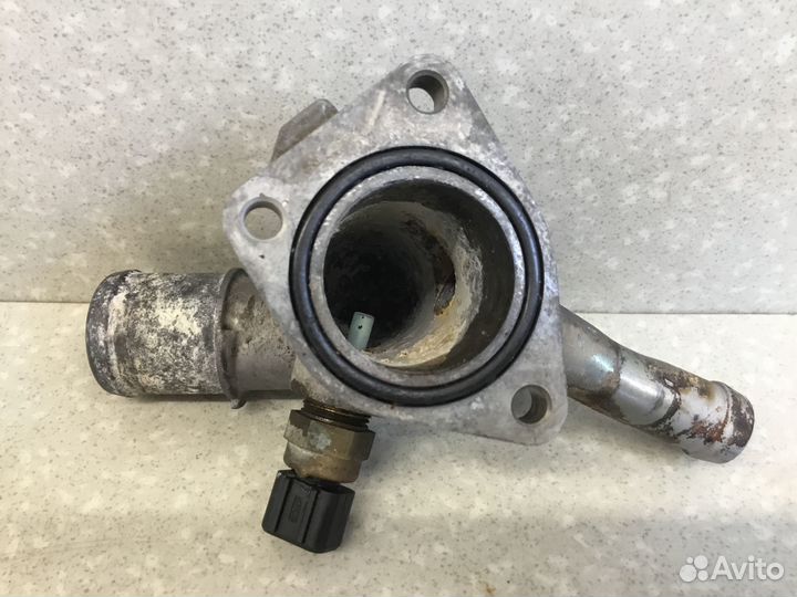 Фланец двигателя системы охлаждения Kia Cerato 200