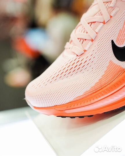 Кроссовки Nike Air Zoom Vomero 18 Road Running