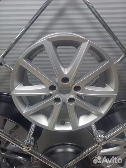 Диск литой mazda R17 M6-GJ