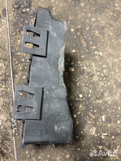 Площадка блока предохранителей Opel Astra J