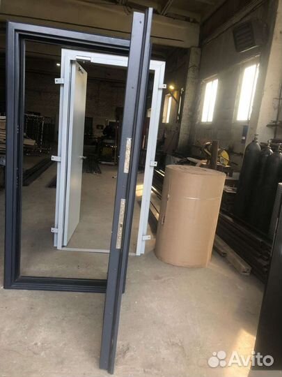 Дверь входная металлическая с терморазрывом