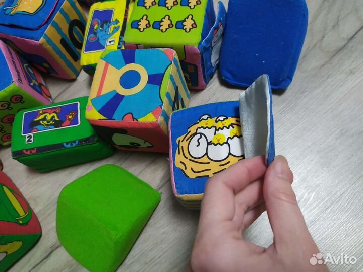 Развивающие игрушки (паровоз, кубики, каталка)