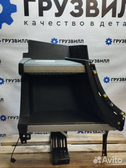 Подножка кабины правая Volvo FH4 82141521