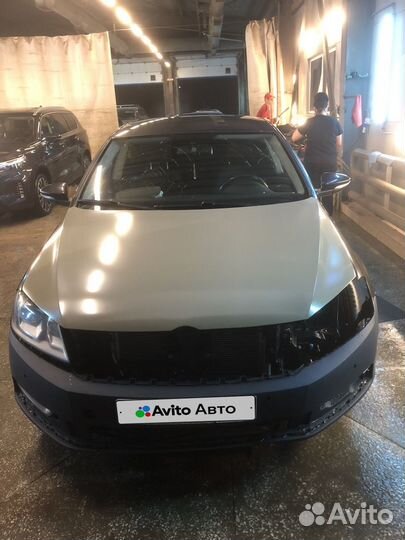 Volkswagen Passat 1.8 AMT, 2014, битый, 202 000 км