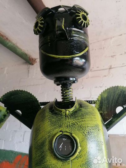 Робот со цветами