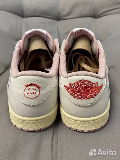 Nike air jordan 1 travis scott