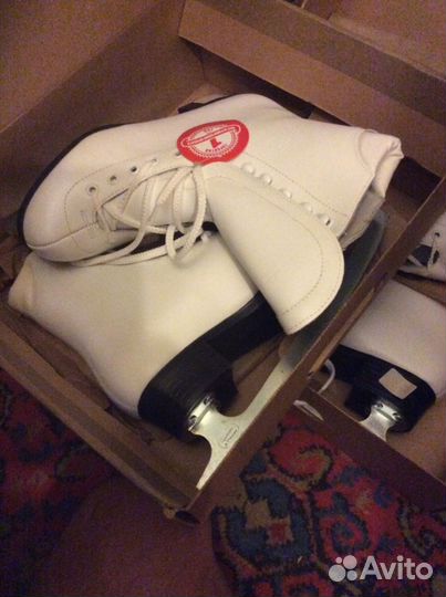 Коньки фигурные натуральная кожа 36р и 42