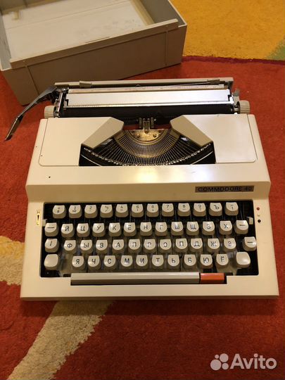 Пишущая машинка Commodore 40