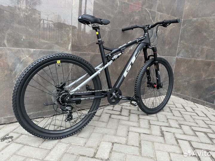 Велосипед горный GT