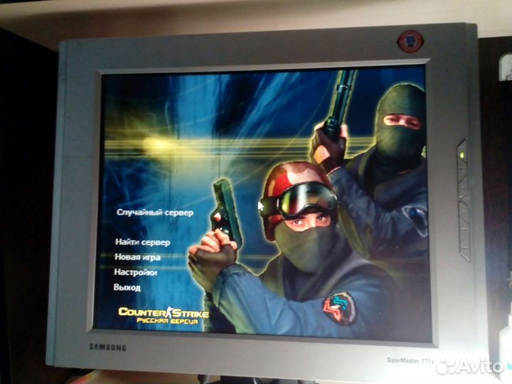 Монитор Samsung