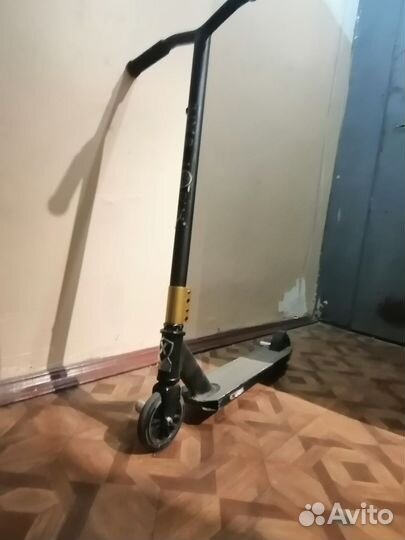 Трюковой самокат Explore