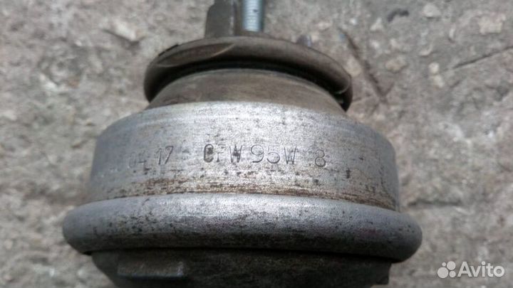 Подушка двигателя Mercedes-Benz W202