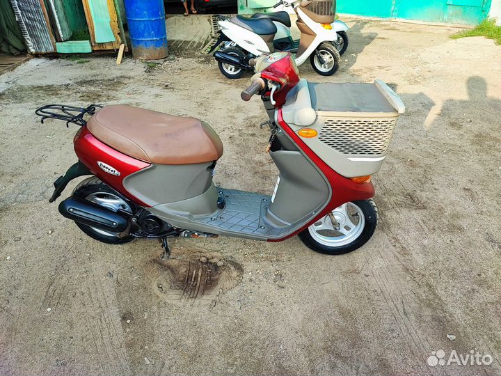 Скутер инжекторный с корзинкой Suzuki Lets4 49 куб