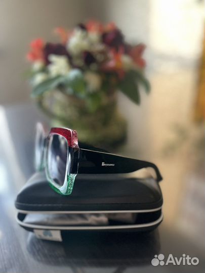 Солнцезащитные очки