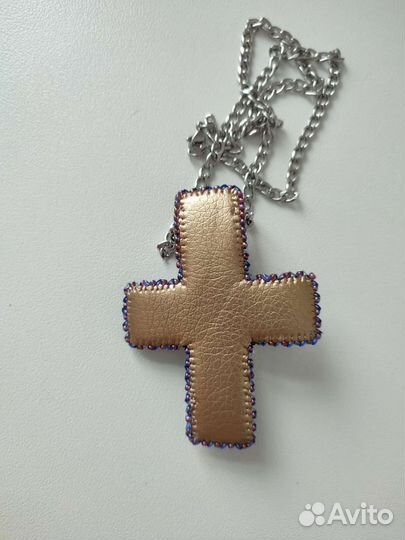 Колье с кулоном