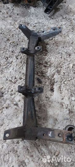 Балка передняя Nissan Serena c23