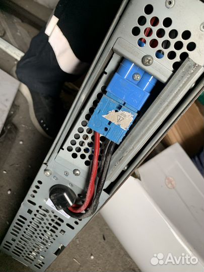 Интерактивный ибп -UPS SUA3000RMI2U