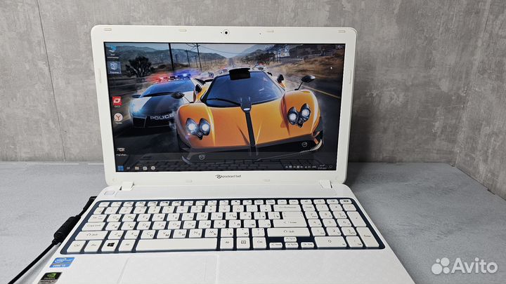 Игровой ноутбук Pacakard Bell i3 / 2 видеокарты