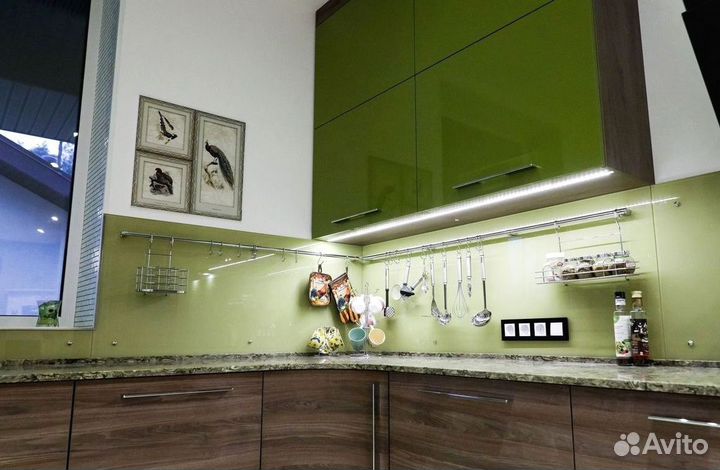 Кухня до потолка