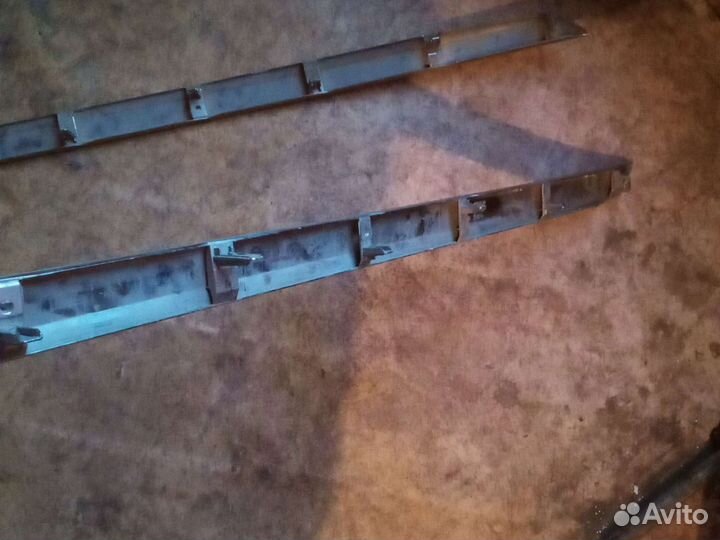 Молдинг заднего бампера Тойота Хайлендер с10-14г