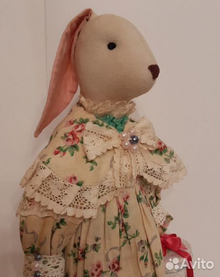 Кукла интерьерная тряпичная Зайчиха с тортом