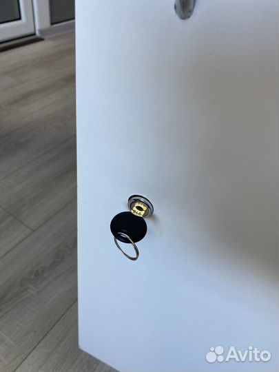 Стол маникюрный